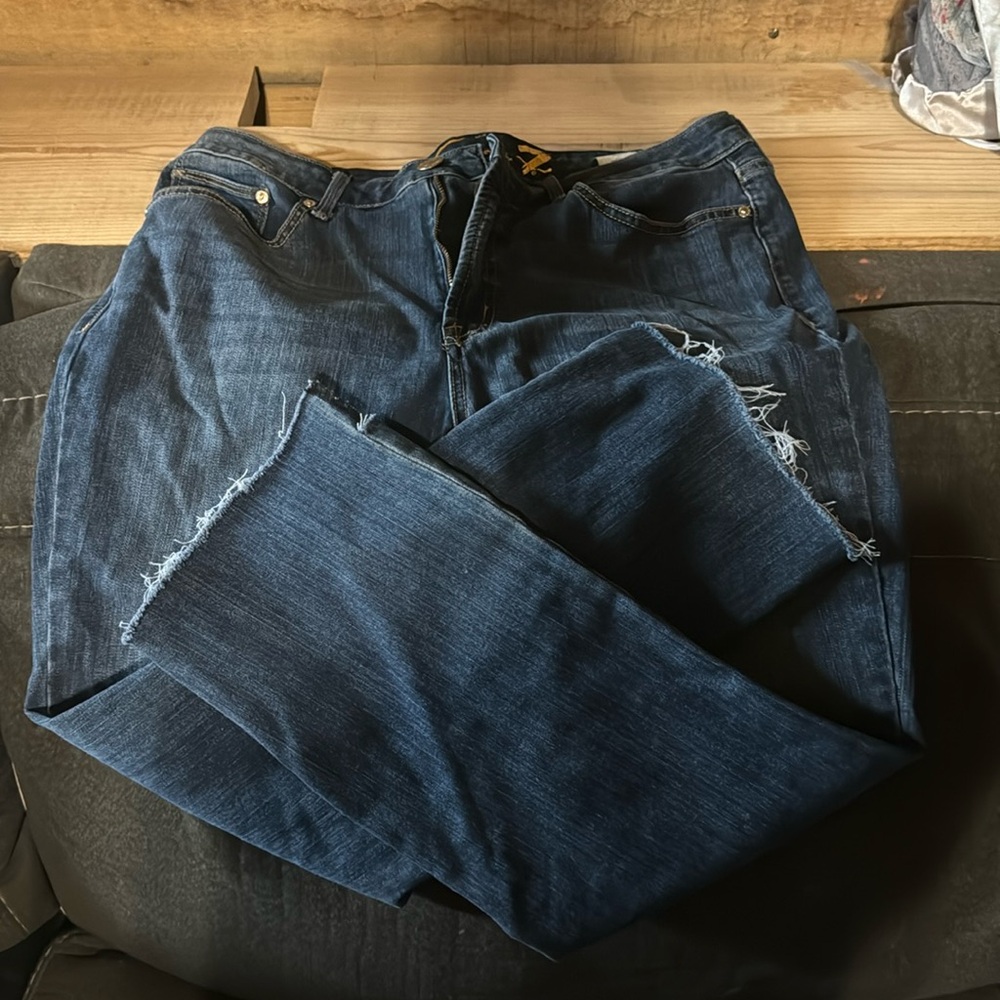 Seven7 jeans new without tags